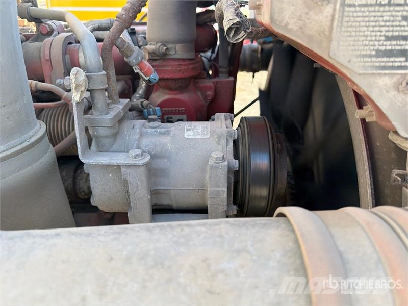 Peterbilt Products sucker on  Peterbilt 365 6x4 Vacuum Excav Vakuumski tovornjaki