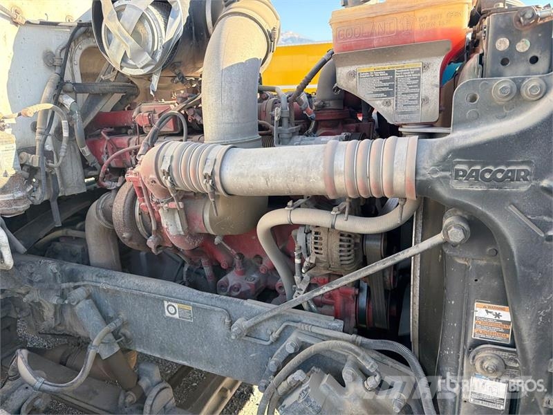 Peterbilt Products sucker on  Peterbilt 365 6x4 Vacuum Excav Vakuumski tovornjaki