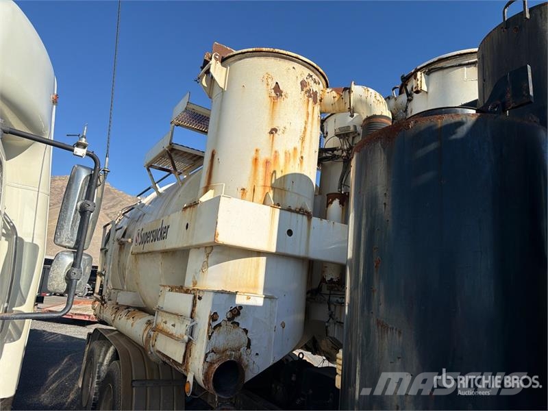 Peterbilt Products sucker on  Peterbilt 365 6x4 Vacuum Excav Vakuumski tovornjaki