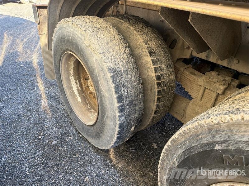 Peterbilt Products sucker on  Peterbilt 365 6x4 Vacuum Excav Vakuumski tovornjaki
