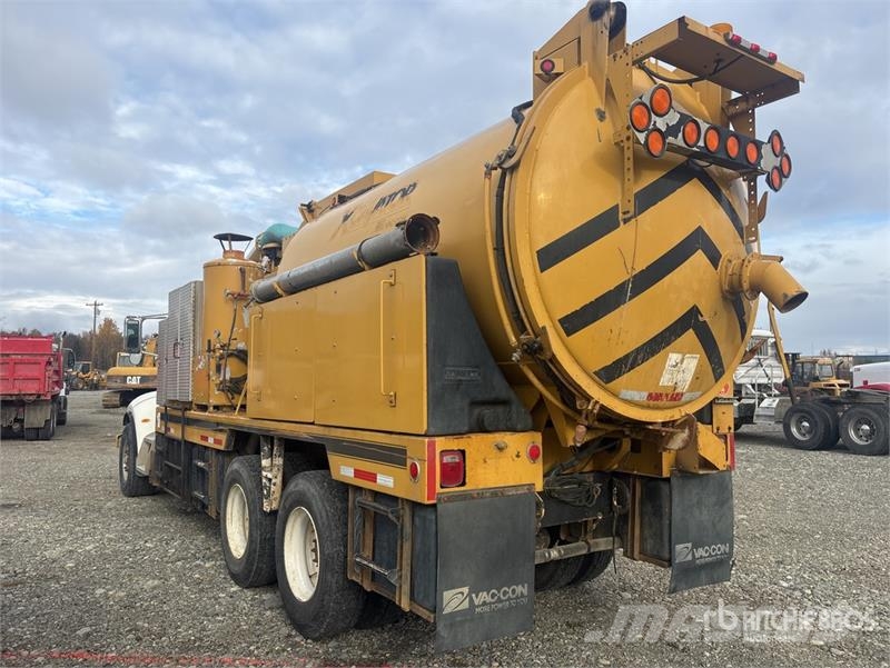 Peterbilt X-Cavator on Peterbilt 335 6x4 Vacuum Tanker Truck Vakuumski tovornjaki