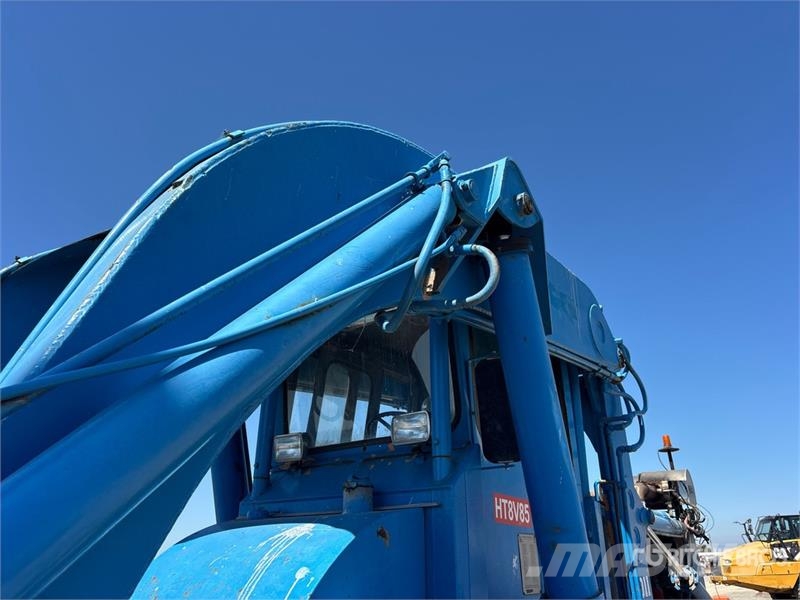 Pettibone 204 Rough terrain trucks
