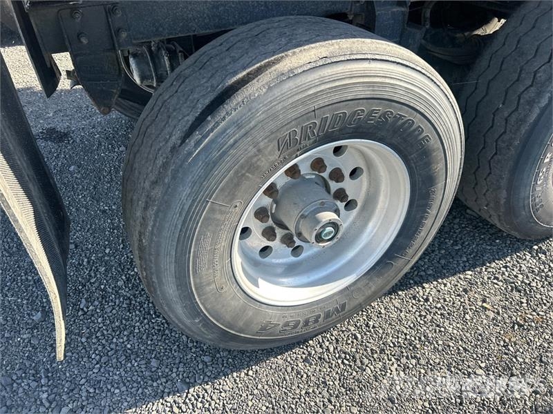 Pioneer 17 ft 6 in Quad/A Turntable Pup Dump Trailer Самоскиди