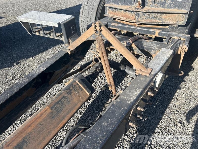 Pioneer 17 ft 6 in Quad/A Turntable Pup Dump Trailer Самоскиди