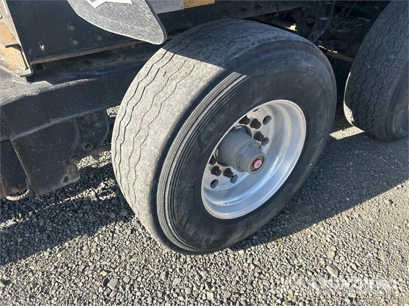 Pioneer 17 ft 6 in Quad/A Turntable Pup Dump Trailer Самоскиди