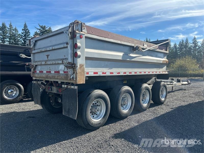 Pioneer 17 ft 6 in Quad/A Turntable Pup Dump Trailer Самоскиди