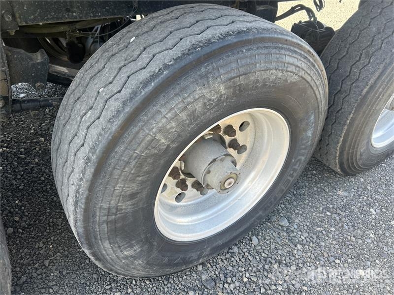 Pioneer 17 ft 6 in Quad/A Turntable Pup Dump Trailer Самоскиди