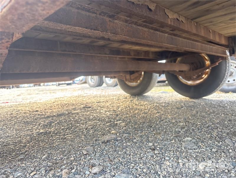 PJ 18 ft T/A Flatbed Trailer Platformas/izkraušana no sāniem