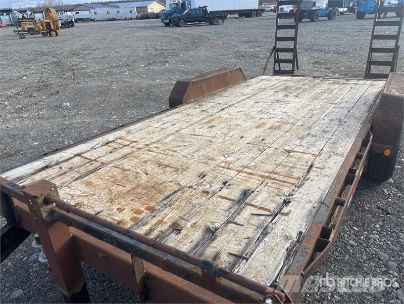 PJ 18 ft T/A Flatbed Trailer Platformas/izkraušana no sāniem
