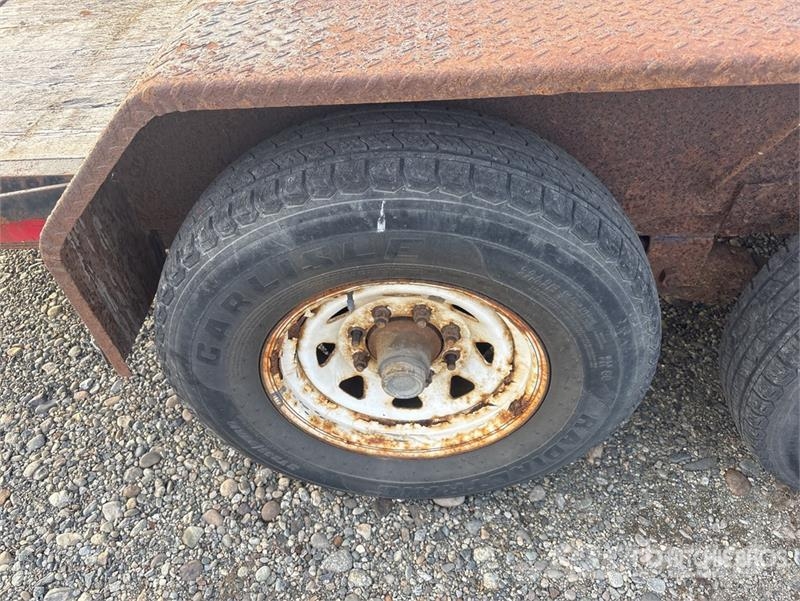 PJ 18 ft T/A Flatbed Trailer Platformas/izkraušana no sāniem