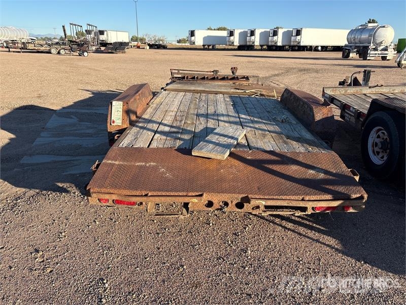 PJ Trailers Trailers 18 ft T/A Equipment Trailer Auto pārvadāšanas treileri