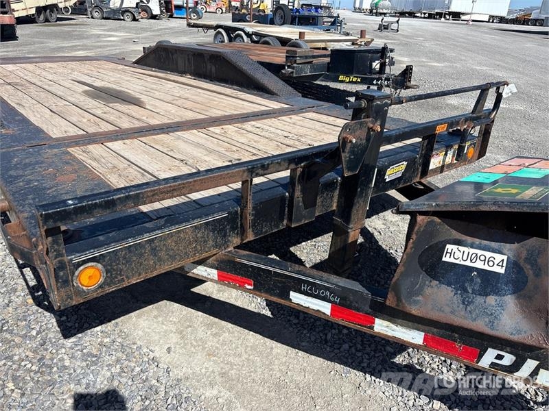PJ Trailers Trailers 14060 lb 20 ft T/A Tilt Deck Tra Plataformas bajas