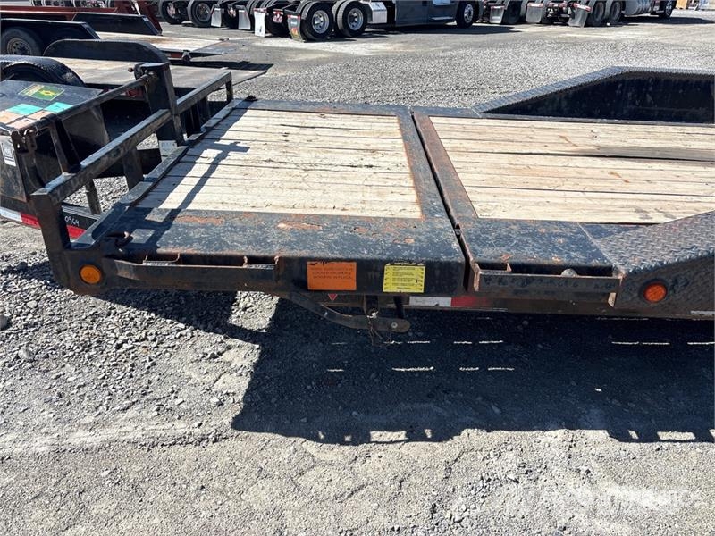 PJ Trailers Trailers 14060 lb 20 ft T/A Tilt Deck Tra Plataformas bajas