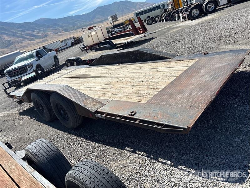 PJ Trailers Trailers 14060 lb 20 ft T/A Tilt Deck Tra Plataformas bajas