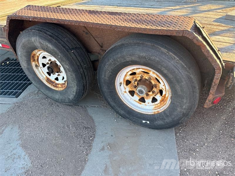 PJ Trailers Trailers 18 ft T/A Equipment Trailer Auto pārvadāšanas treileri
