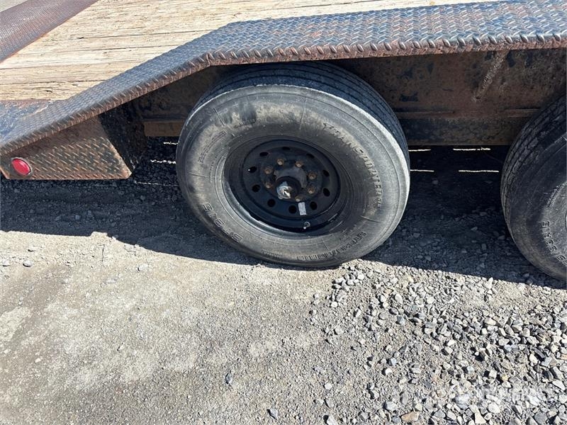 PJ Trailers Trailers 14060 lb 20 ft T/A Tilt Deck Tra Plataformas bajas