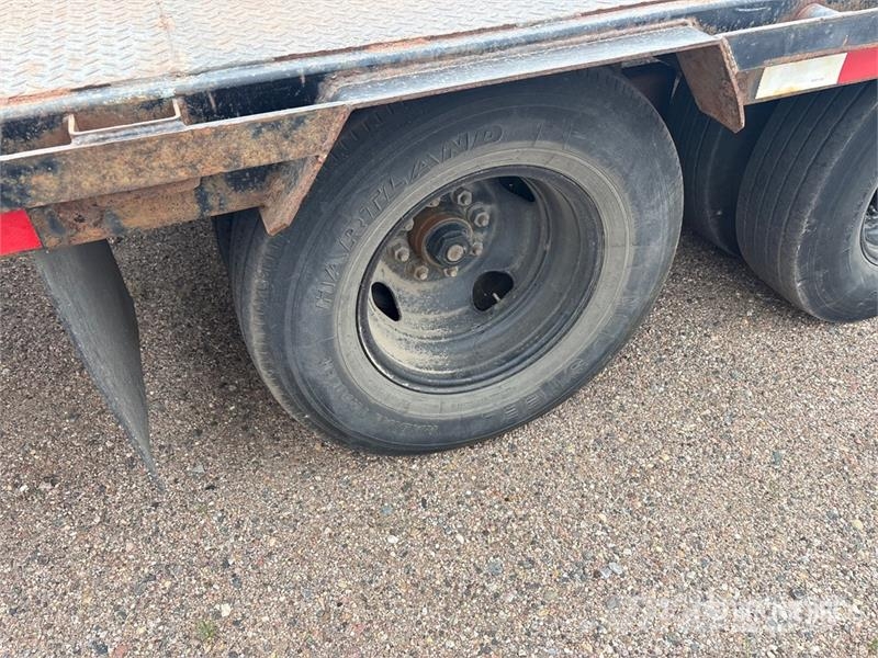 PJ Trailers Trailers 28 ft T/A Gooseneck Equipment Tr Prikolice za autotransportere