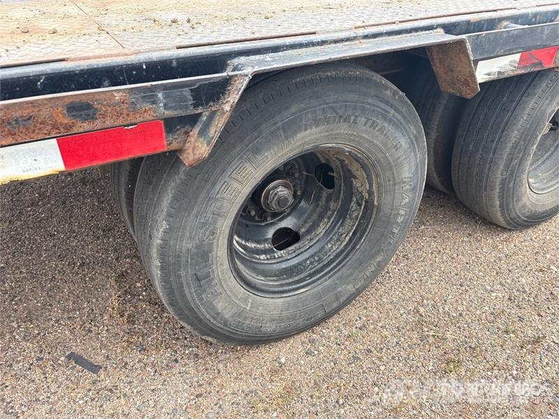 PJ Trailers Trailers 28 ft T/A Gooseneck Equipment Tr Prikolice za autotransportere