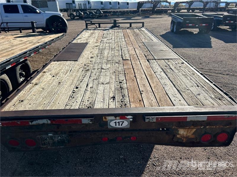 PJ Trailers Trailers 20 ft T/A Equipment Trailer Oprijwagen