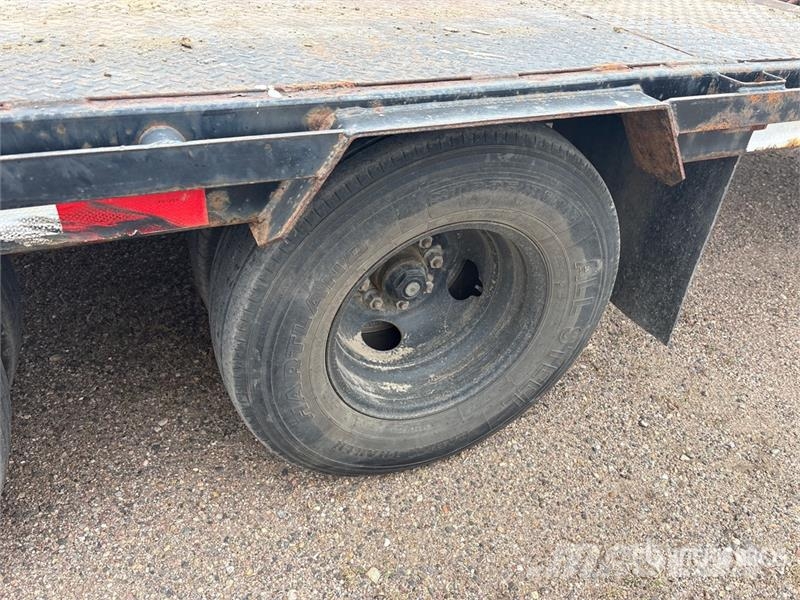 PJ Trailers Trailers 28 ft T/A Gooseneck Equipment Tr Prikolice za autotransportere