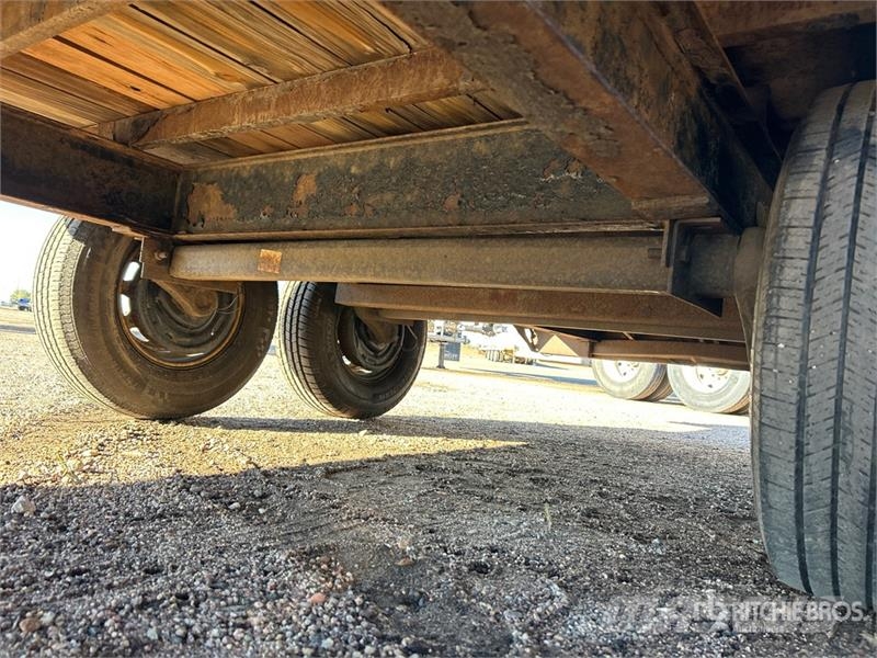 PJ Trailers Trailers 20 ft T/A Equipment Trailer Oprijwagen