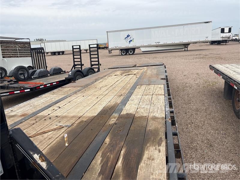 PJ Trailers Trailers 28 ft T/A Gooseneck Equipment Tr Prikolice za autotransportere