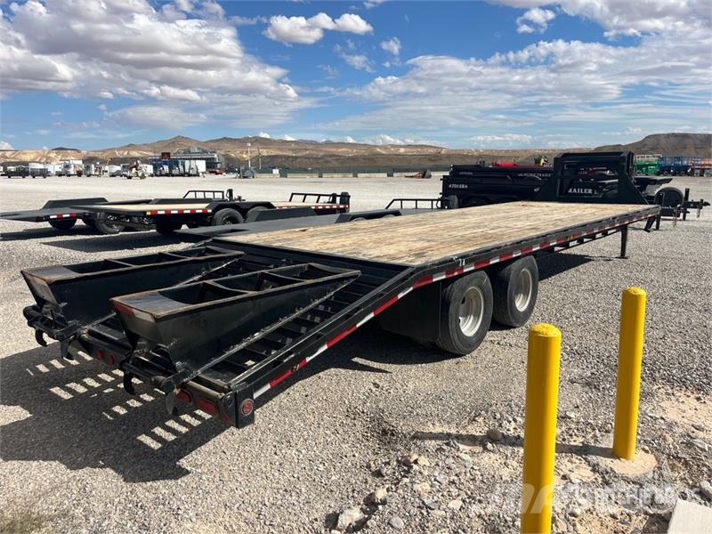 PJ Trailers Trailers 30 ft T/A Gooseneck Equipment Tr 車輛運輸拖車