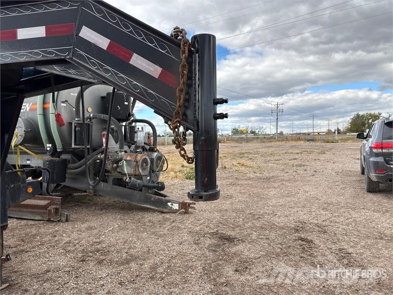 PJ Trailers Trailers 3F392 30 ft T/A Gooseneck Equipm Biltransporter henger
