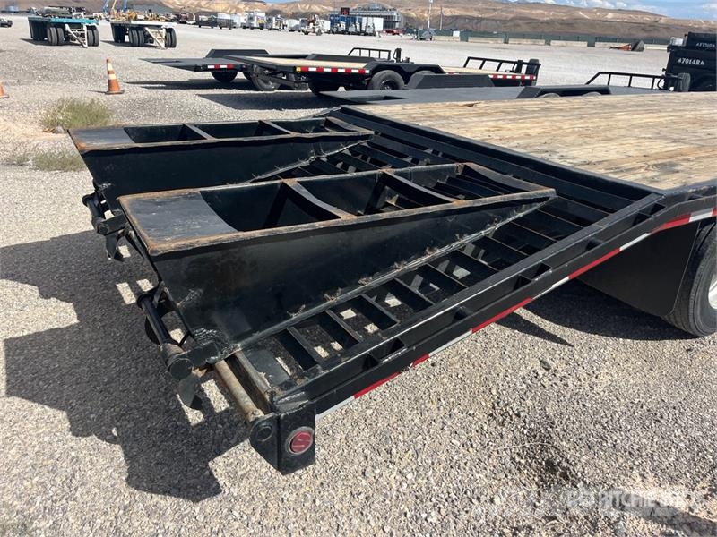 PJ Trailers Trailers 30 ft T/A Gooseneck Equipment Tr 車輛運輸拖車