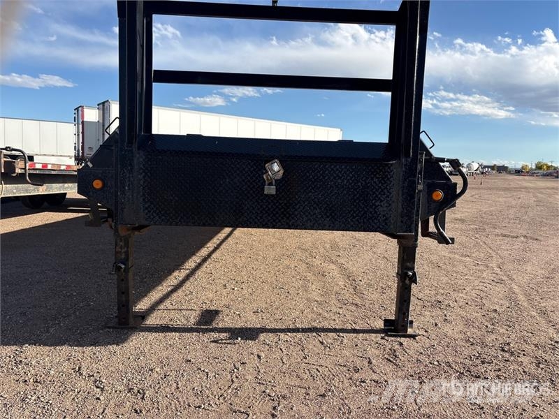 PJ Trailers Trailers 40 ft T/A Gooseneck Flatbed Trai 平板式/側卸式拖車