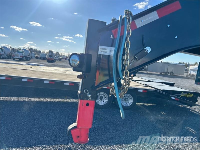 PJ Trailers Trailers LD 202 20 ft Tri/A Gooseneck Fla Platformas/izkraušana no sāniem