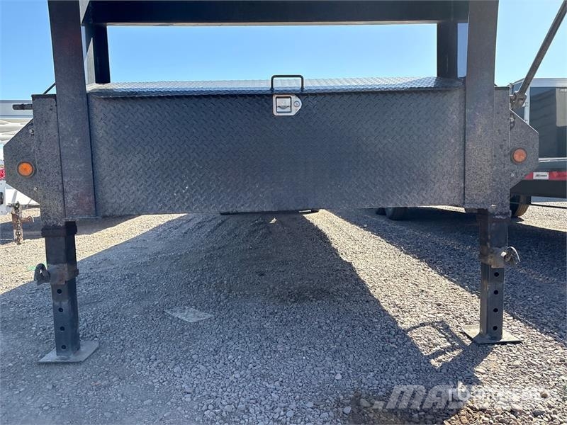 PJ Trailers Trailers LX402 40 ft T/A Gooseneck Equipm Autonkuljetusperävaunut