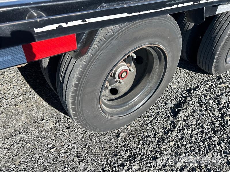 PJ Trailers Trailers LD 202 20 ft Tri/A Gooseneck Fla Platformas/izkraušana no sāniem