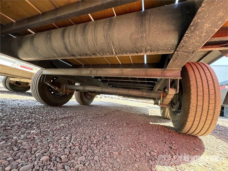 PJ Trailers Trailers LX402 40 ft T/A Gooseneck Equipm Autonkuljetusperävaunut