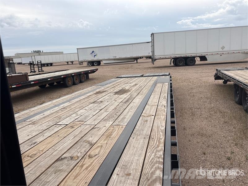 PJ Trailers Trailers LQ302 39 ft T/A Gooseneck Equipm Prikolice za autotransportere