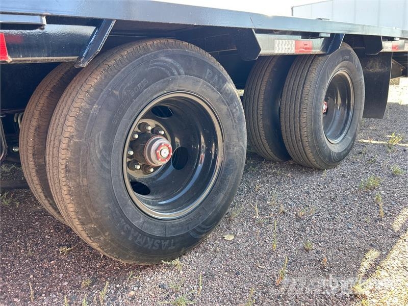 PJ Trailers Trailers LD401 40 ft T/A Gooseneck Equipm Autotransporter prikolice