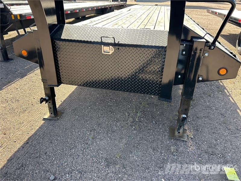 PJ Trailers Trailers LD401 40 ft T/A Gooseneck Equipm Autotransporter prikolice