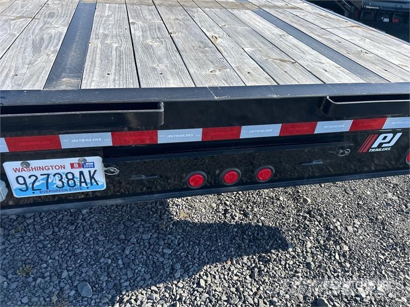 PJ Trailers Trailers LD 202 20 ft Tri/A Gooseneck Fla Platformas/izkraušana no sāniem