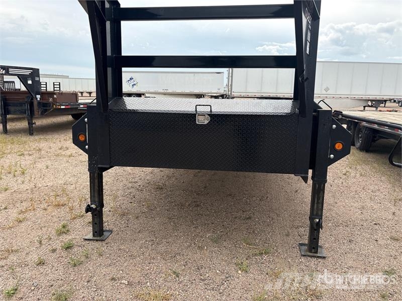 PJ Trailers Trailers LQ302 39 ft T/A Gooseneck Equipm Prikolice za autotransportere