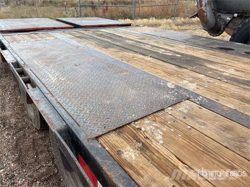  PJTM LD302 19800 lb 39 ft T/A Gooseneck Equipment  Auto pārvadāšanas treileri