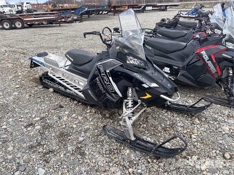 Polaris 800 PRO-RMK Snowmobiles