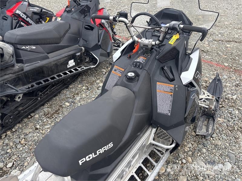 Polaris 800 PRO-RMK Snowmobiles