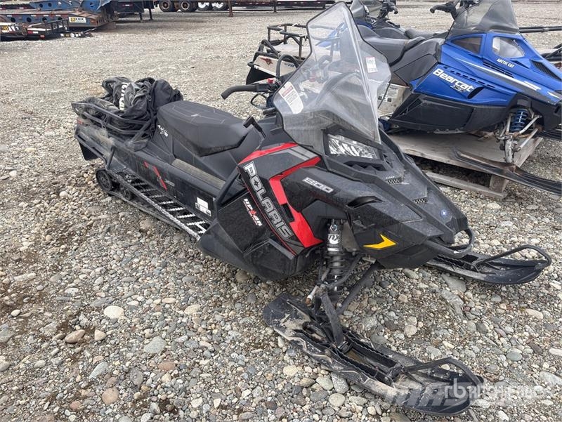 Polaris 800 Titan XC 155 ES Snowmobile (Inoperable) Snowmobiles