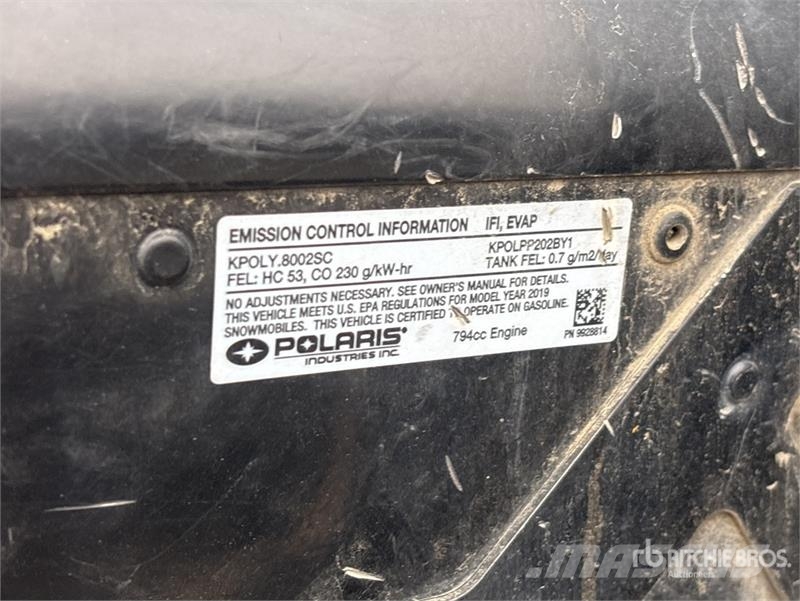 Polaris 800 Titan XC 155 ES Snowmobile (Inoperable) Snowmobiles