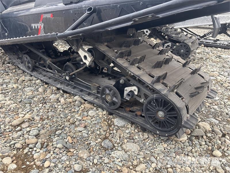 Polaris 800 Titan XC 155 ES Snowmobile (Inoperable) Snowmobiles