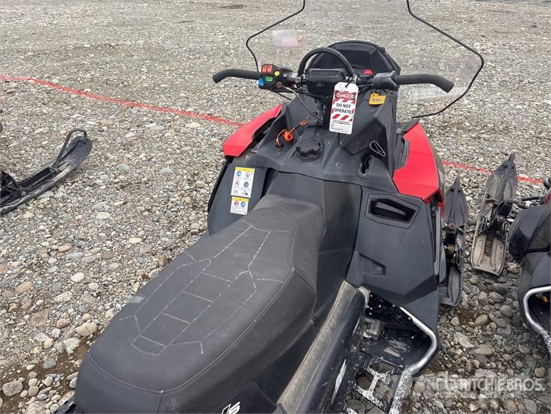 Polaris 800 Titan XC 155 ES Snowmobile (Inoperable) Snowmobiles