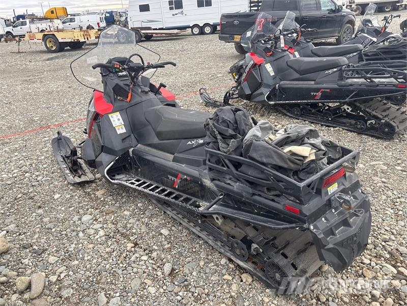 Polaris 800 Titan XC 155 ES Snowmobile (Inoperable) Snowmobiles