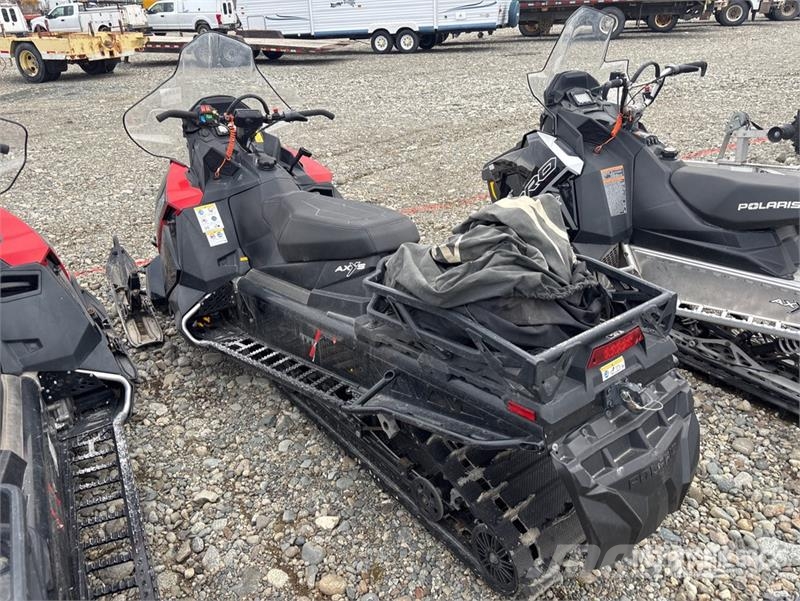 Polaris 800 Titan XC 155 ES Snowmobile (Inoperable) Snowmobiles