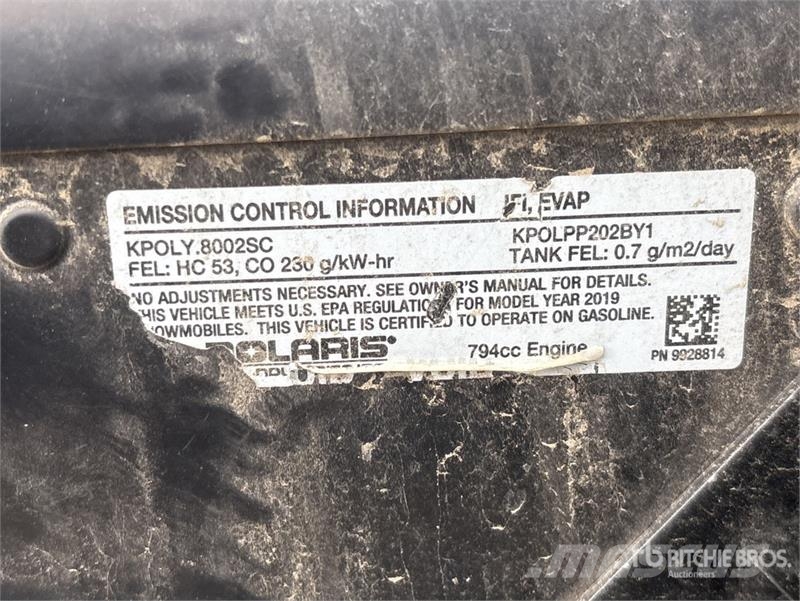 Polaris 800 Titan XC 155 ES Snowmobile (Inoperable) Snowmobiles