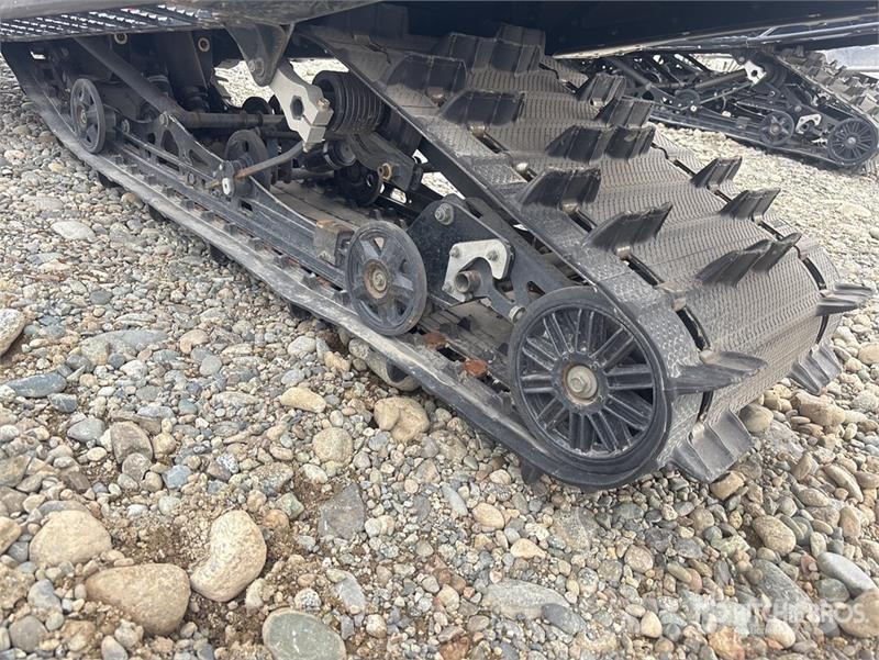 Polaris 800 Titan XC 155 ES Snowmobile (Inoperable) Snowmobiles